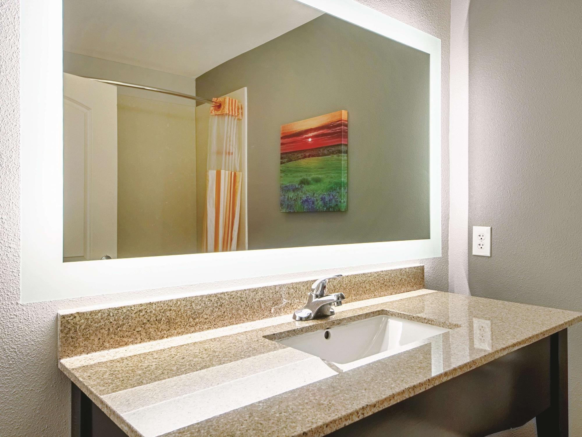 La Quinta By Wyndham Mckinney Exterior photo